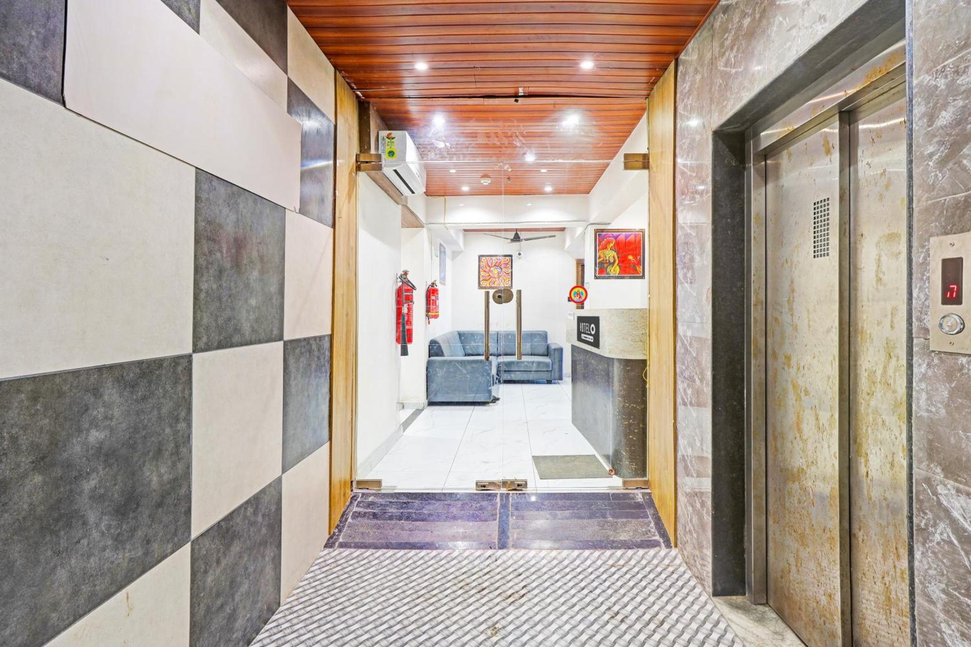 Super Hotel O Althan Formerly Hotel Niraant สุรัต ภายนอก รูปภาพ