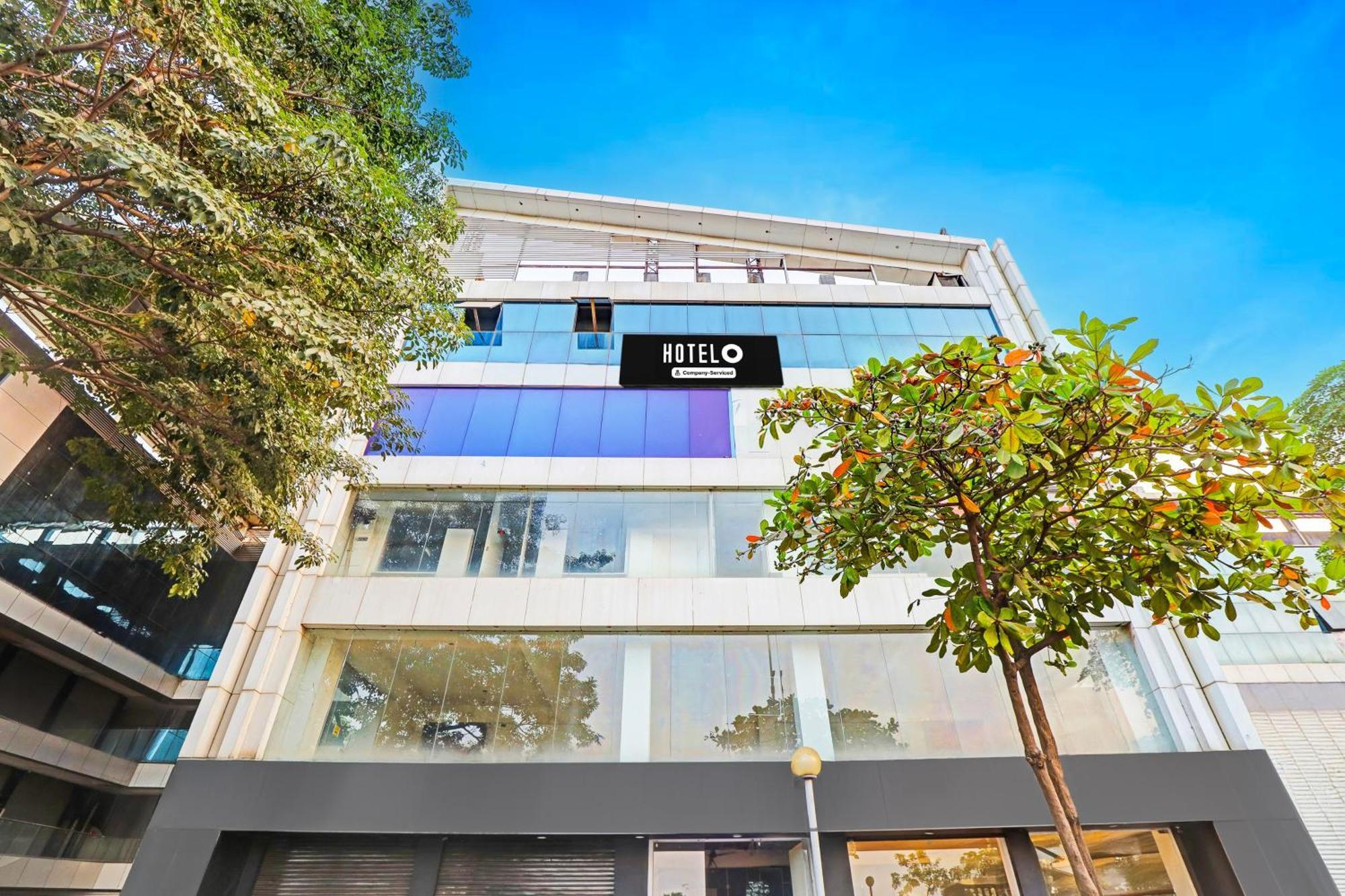 Super Hotel O Althan Formerly Hotel Niraant สุรัต ภายนอก รูปภาพ
