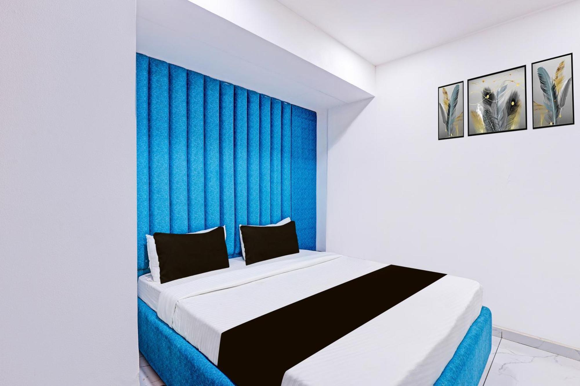 Super Hotel O Althan Formerly Hotel Niraant สุรัต ภายนอก รูปภาพ