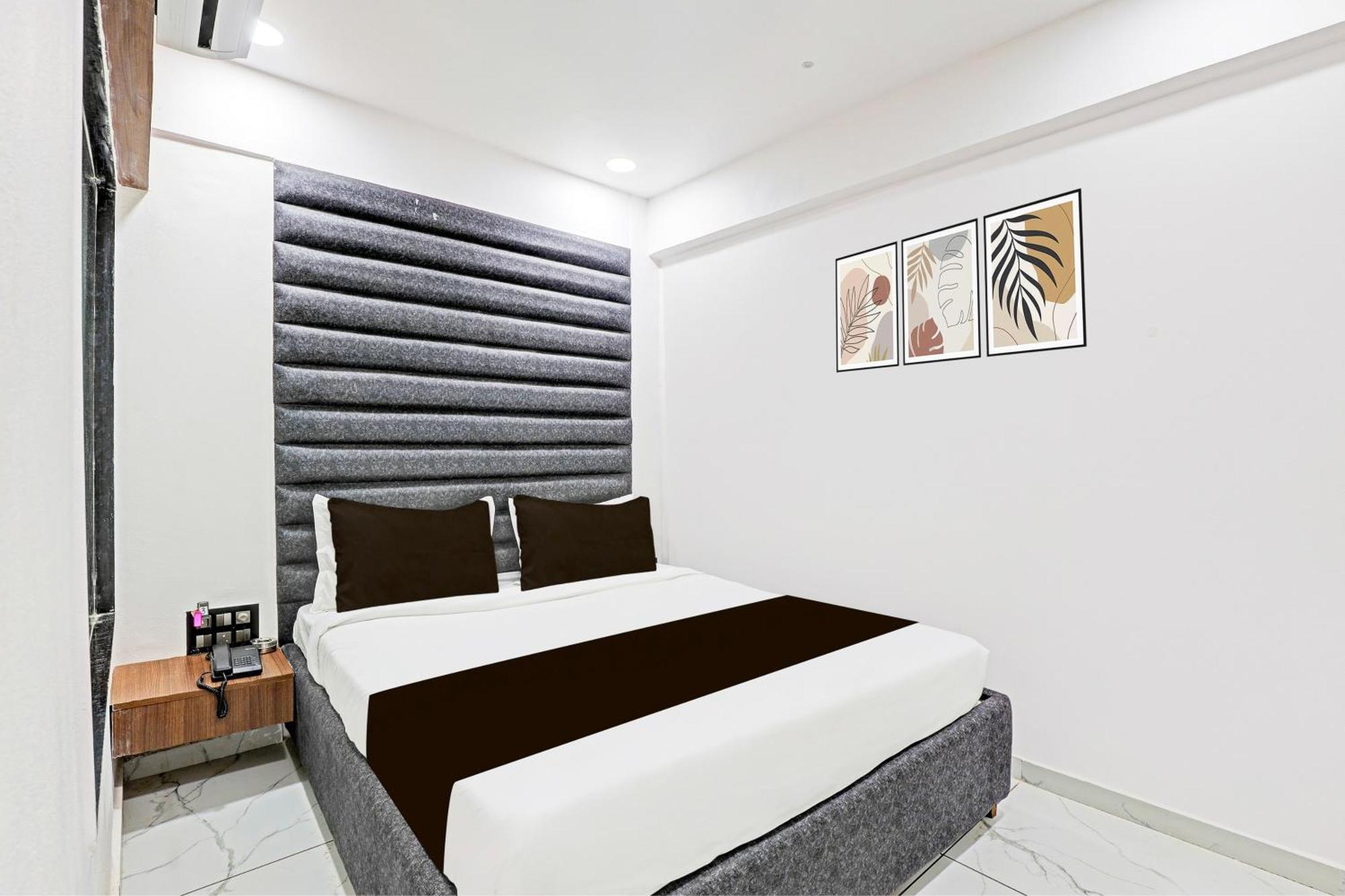 Super Hotel O Althan Formerly Hotel Niraant สุรัต ภายนอก รูปภาพ
