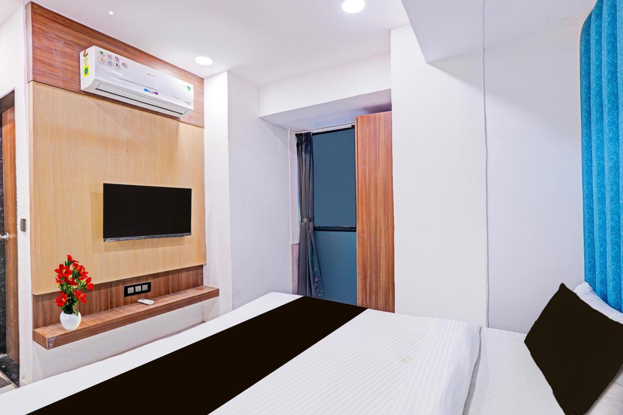 Super Hotel O Althan Formerly Hotel Niraant สุรัต ภายนอก รูปภาพ