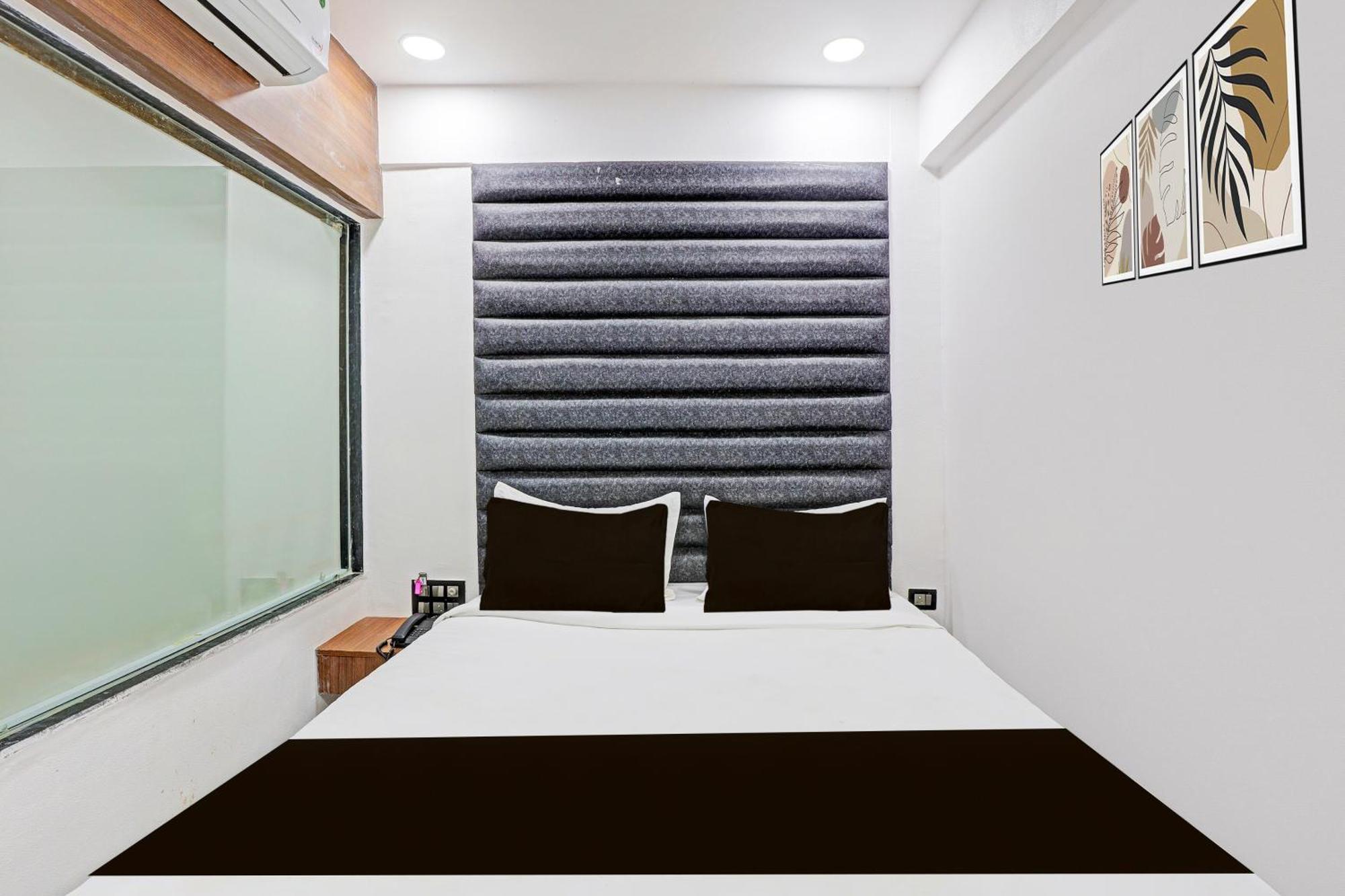 Super Hotel O Althan Formerly Hotel Niraant สุรัต ภายนอก รูปภาพ