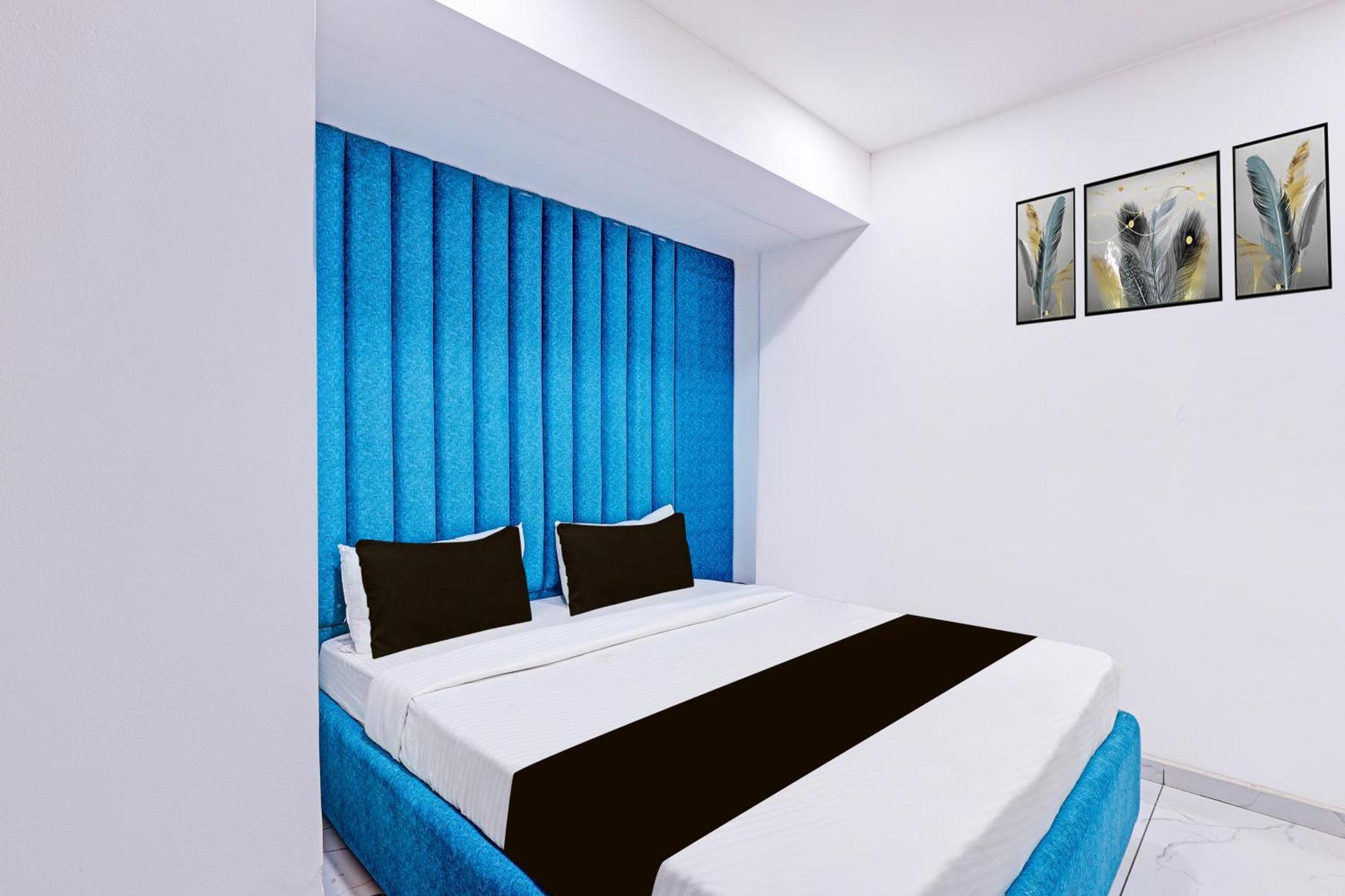 Super Hotel O Althan Formerly Hotel Niraant สุรัต ภายนอก รูปภาพ